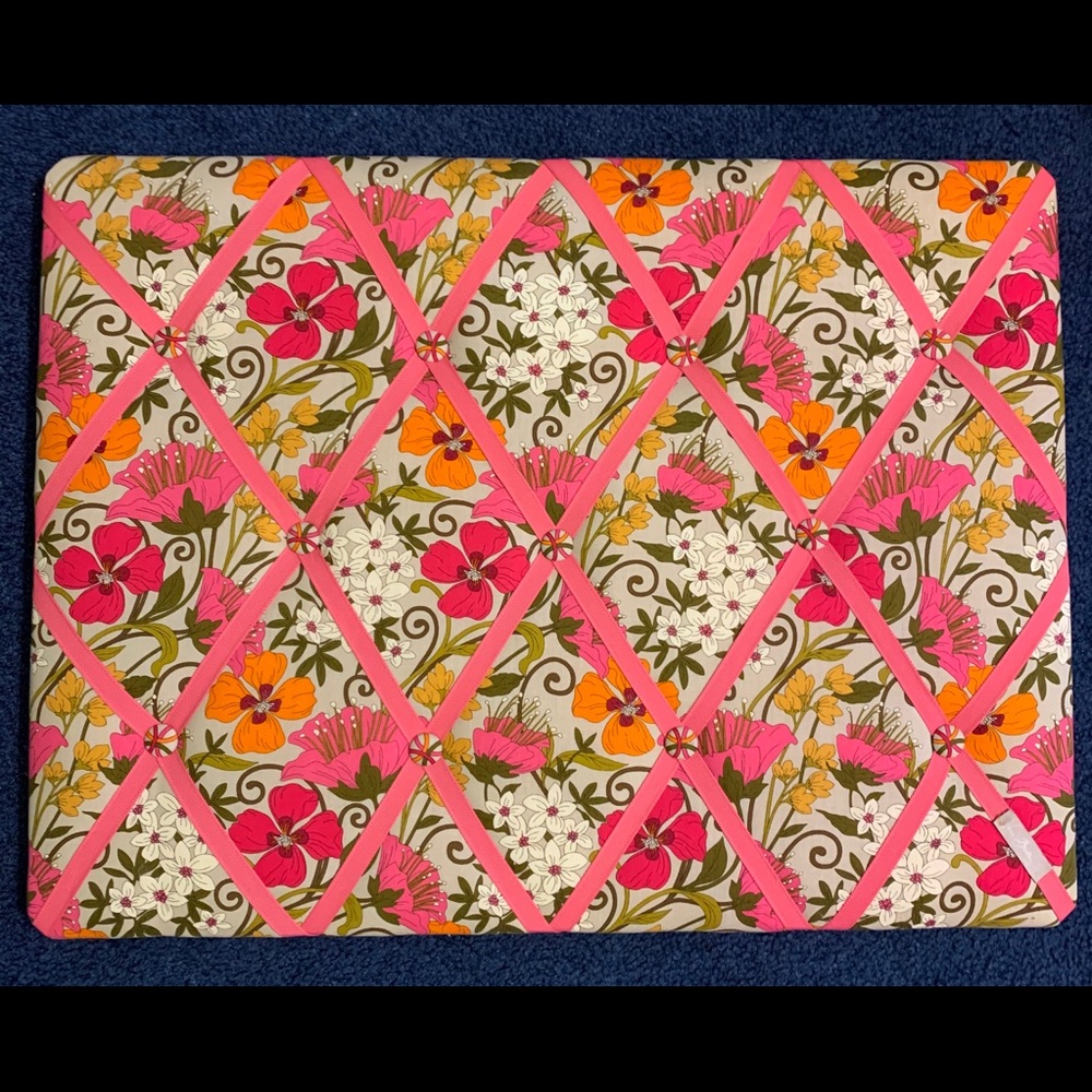 Brand New Vera Bradley Ribbon Board